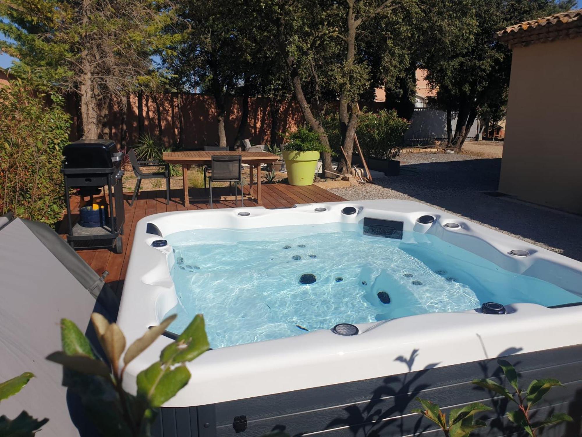 Aureille Location Independante Au Coeur Des Alpilles Pour 2 Personnes Avec Jacuzzi 빌라 외부 사진