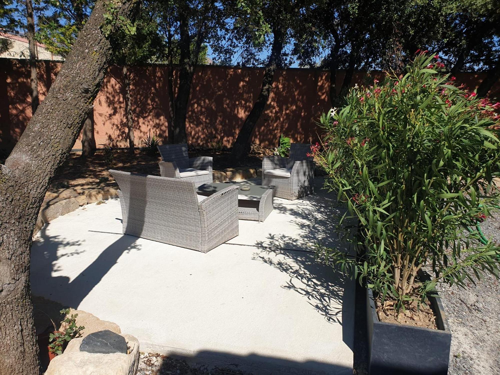 Aureille Location Independante Au Coeur Des Alpilles Pour 2 Personnes Avec Jacuzzi 빌라 외부 사진